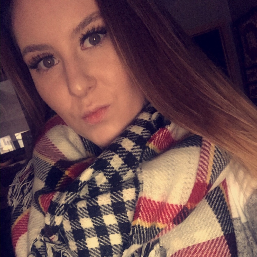 Meet your Posher, Veronica